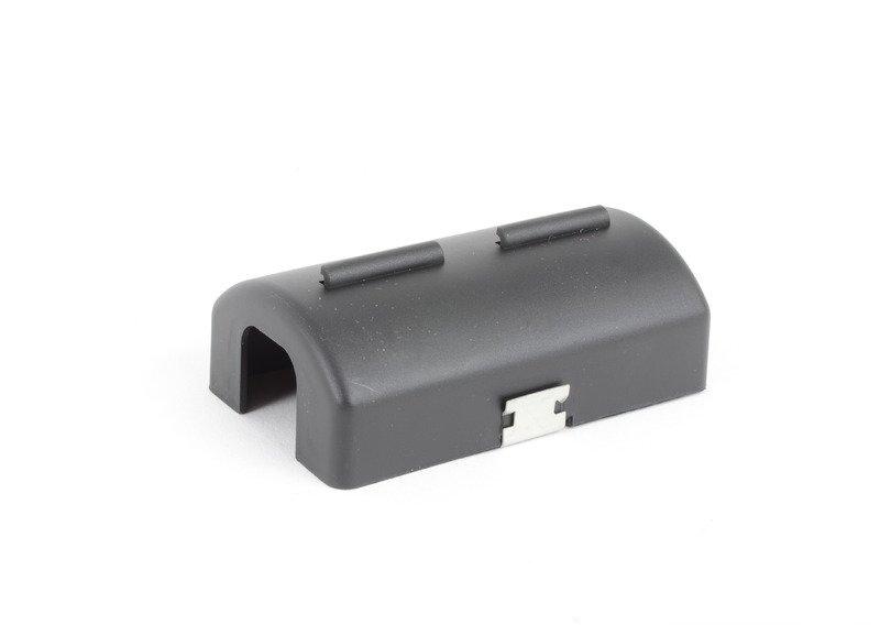 Крышка фонаря в пространстве для ног