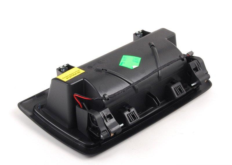 Отд. для мелк.вещей в панели приборов Вх