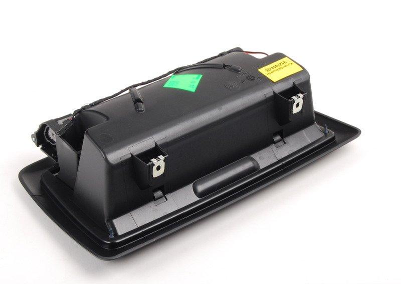 Отд. для мелк.вещей в панели приборов Вх