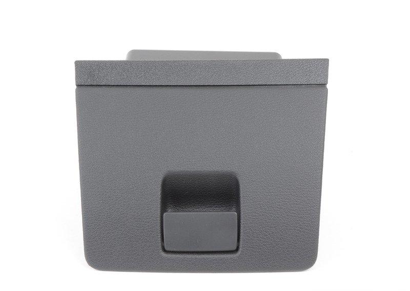 Откидной ящик на стороне водителя