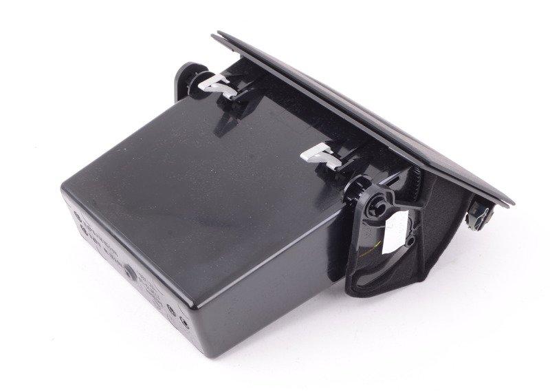 Откидной ящик на стороне водителя