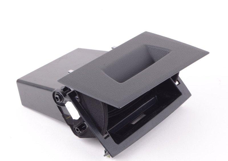 Откидной ящик на стороне водителя