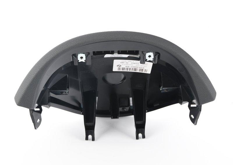 Кожух на панели приборов