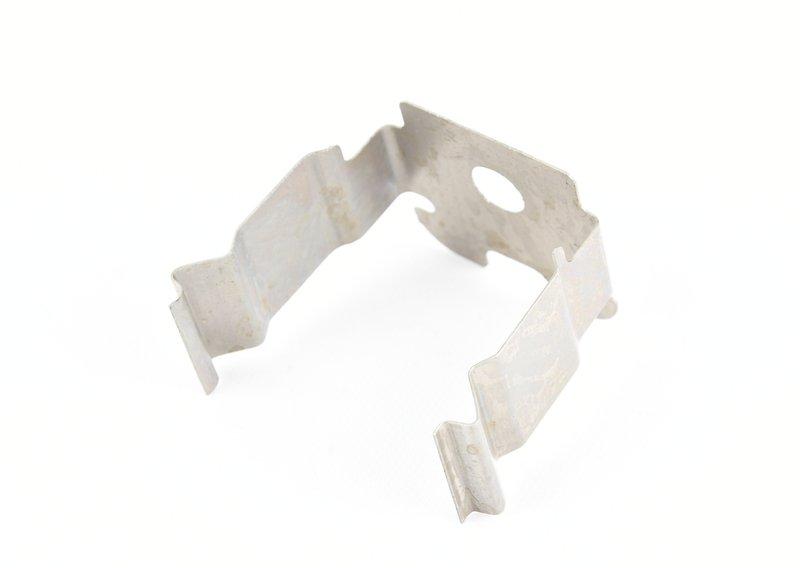 Опора полки за задним сиденьем