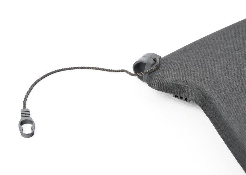 полка за задним сиденьем