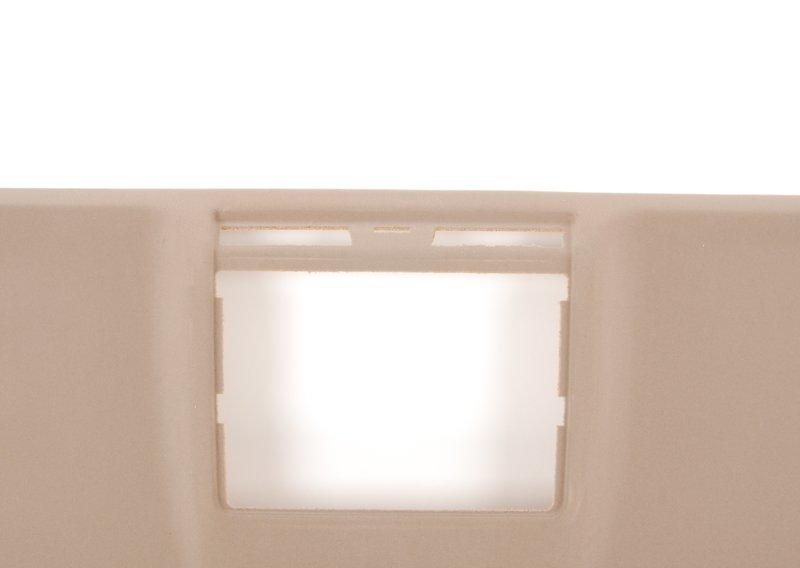 полка за задним сиденьем