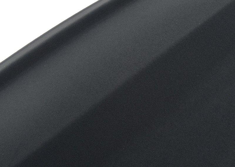 полка за задним сиденьем