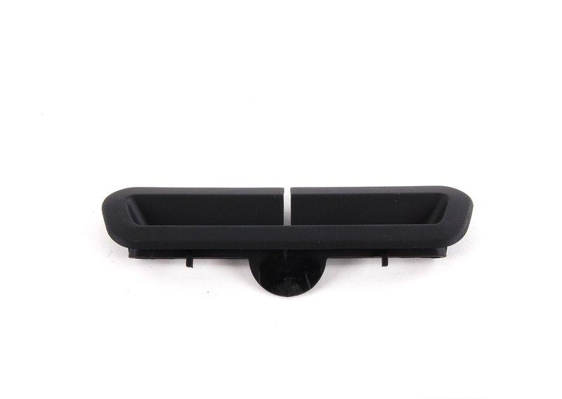 Накладка отверстия для ремня безопасн.