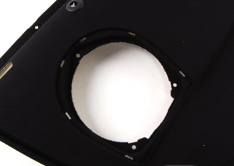 полка за задним сиденьем