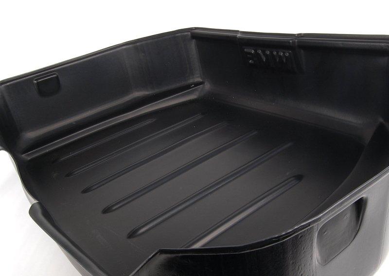 Поддон багажного отделения