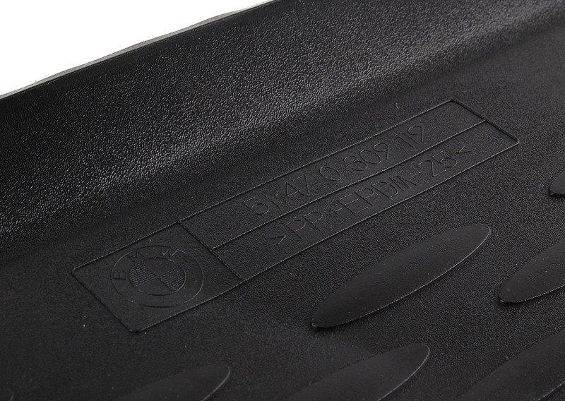 Фасонный коврик для багажника