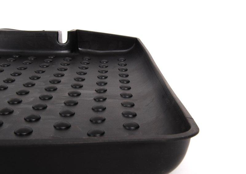 Фасонный коврик для багажника