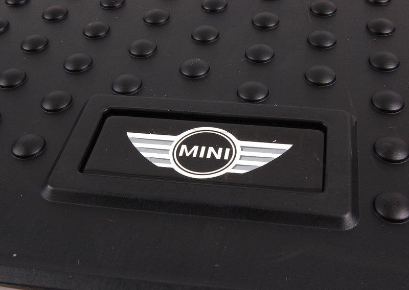 Фасонный коврик для багажника