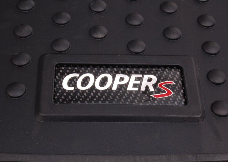 Фасонный коврик для багажника