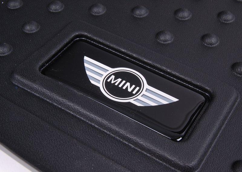 Фасонный коврик для багажника