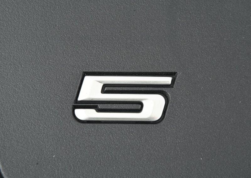 G30 задние коврики резиновые черные высокие