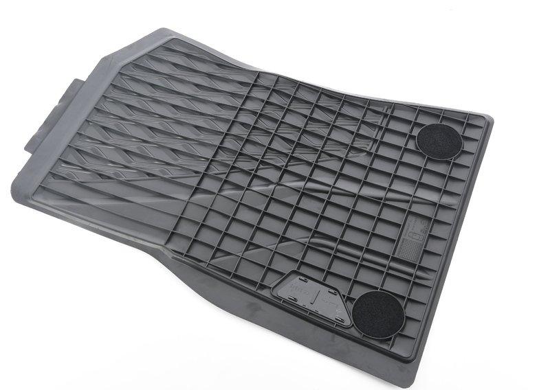 G05 коврики резиновые передние черные