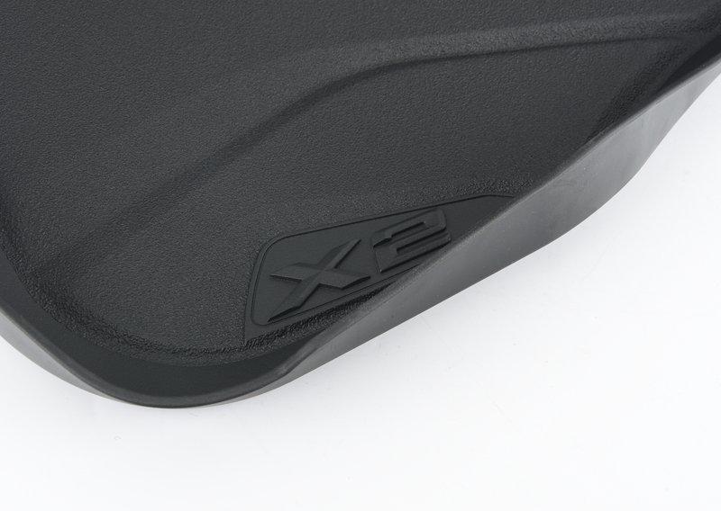 Напольный коврик впереди