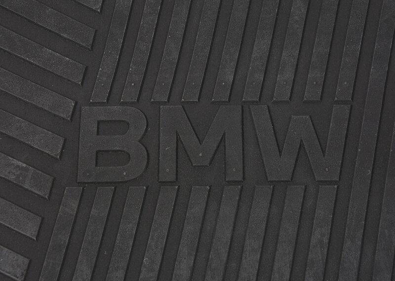 U11  Двусторонний коврик для багажника