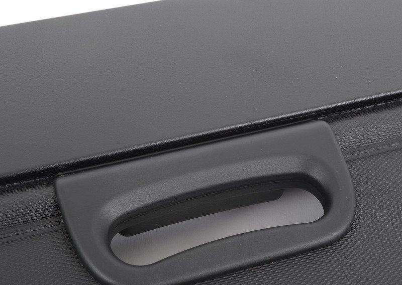 Защитная шторка в багажном отделении