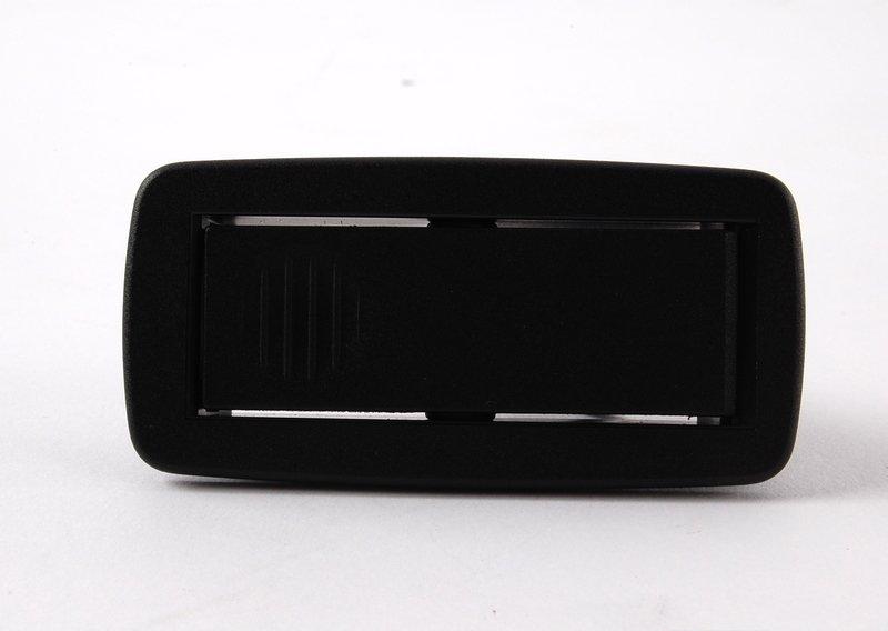 Крючок в багажном отделении