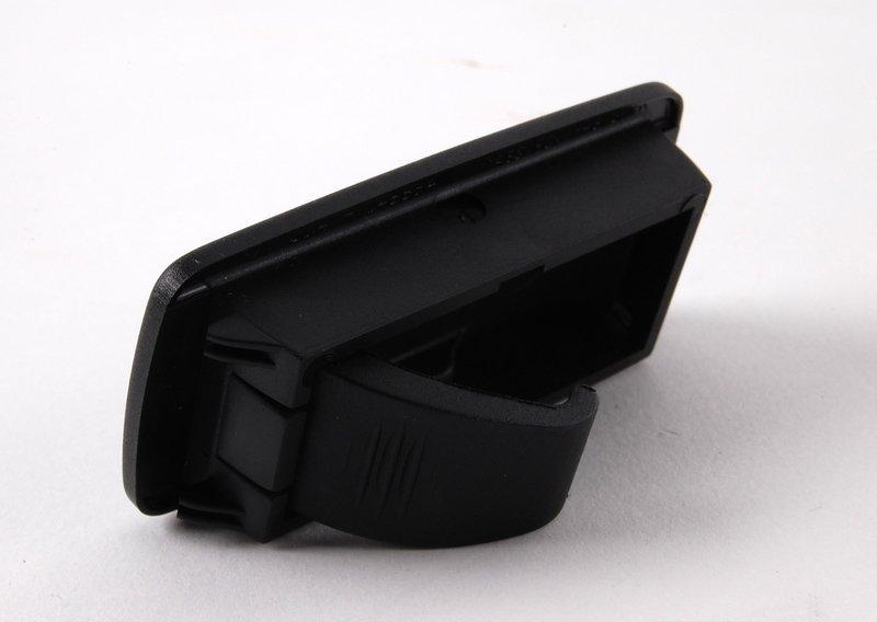 Крючок в багажном отделении