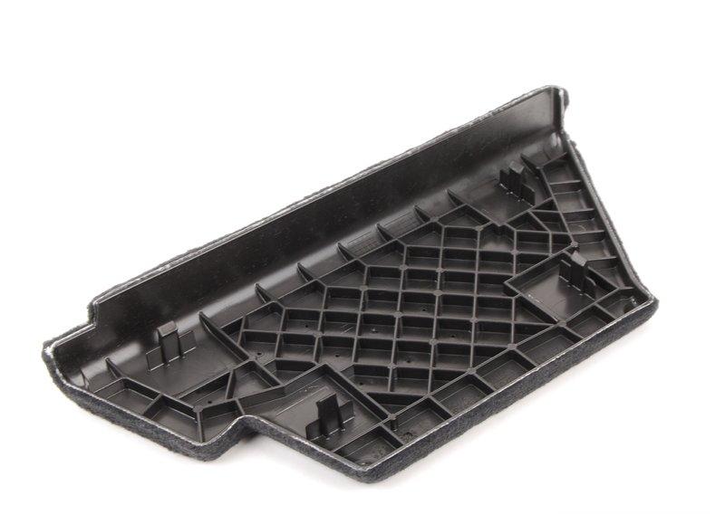 Крышка в обшивке багажного отделения Л