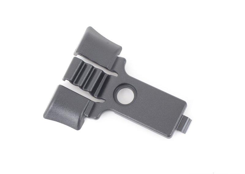 Фиксатор съемной полки в баг.отделении