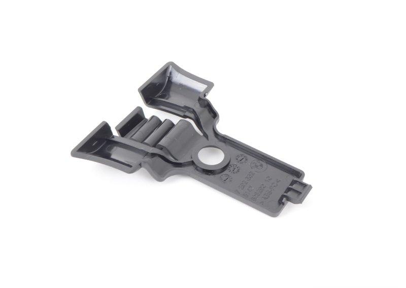 Фиксатор съемной полки в баг.отделении