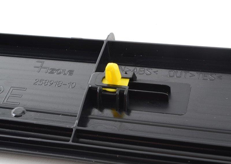 Накладка порога Пд в M-стиле