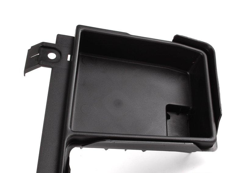 Лоток в багажном отделении Л