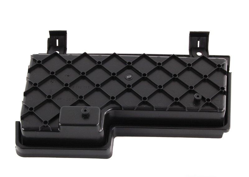 Лоток в багажном отделении Л