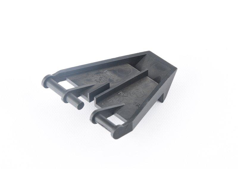 Фиксирующий рычаг багажной двери