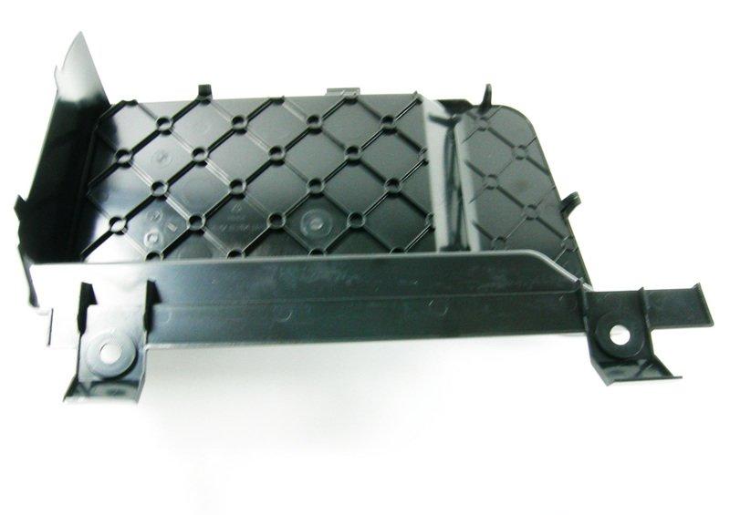 Крышка аккумулятора в багажном отделении