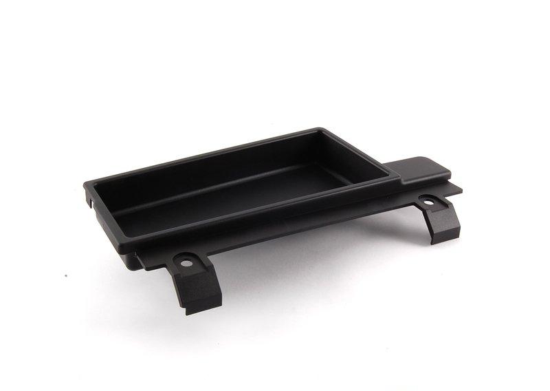 Лоток в багажном отделении Л