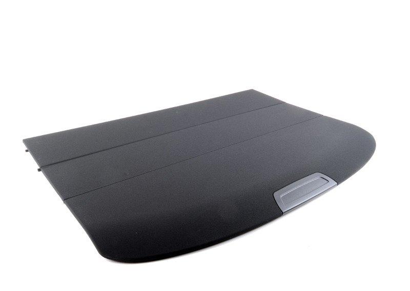 полка за задним сиденьем