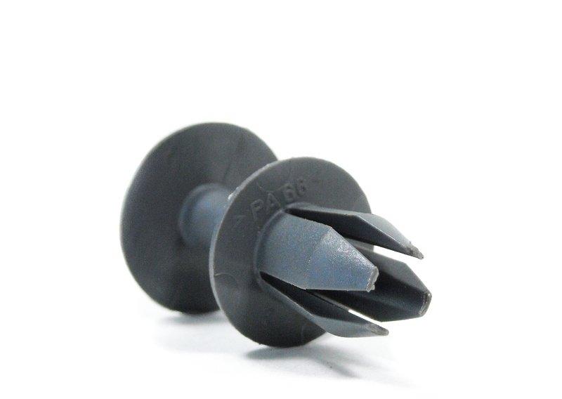 заклепка с распорной втулкой