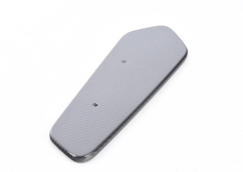 Левая боковая панель заднего спойлера