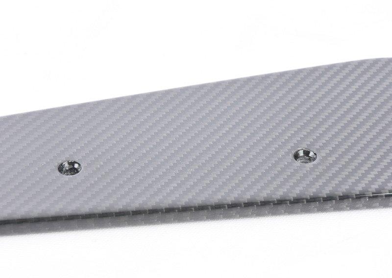 Левая боковая панель заднего спойлера