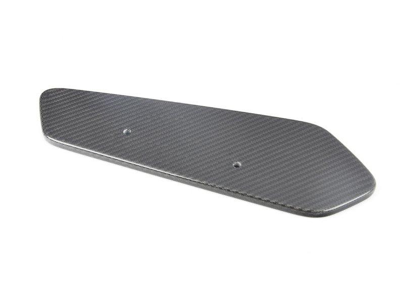 Правая боковая панель заднего спойлера