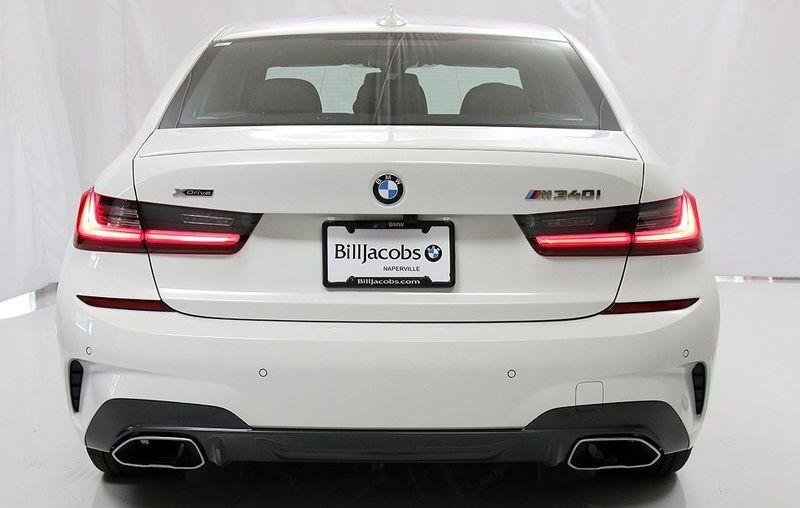 Задний спойлер грунтованный