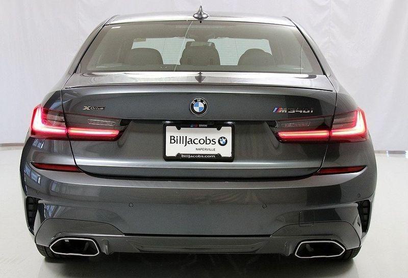 Задний спойлер грунтованный