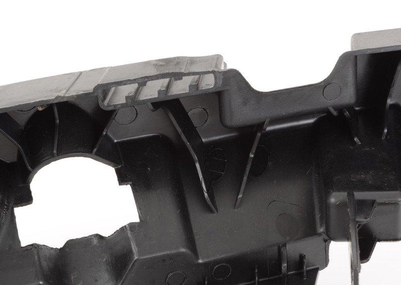 Кронштейн фары Л