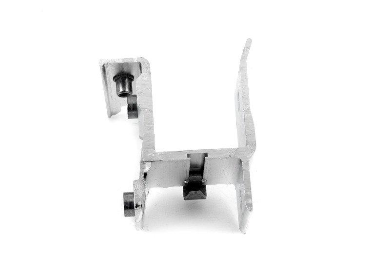 Крепление переднего подрамника Л