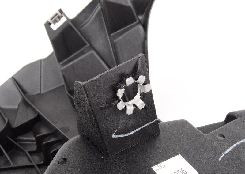 F16 кронштейн крыла левый