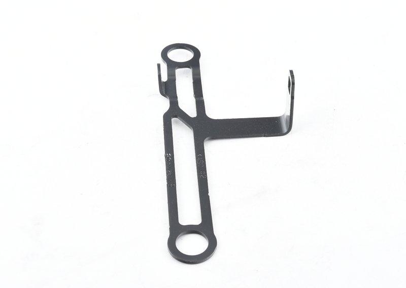 G05/G06 верхний держатель радиатора