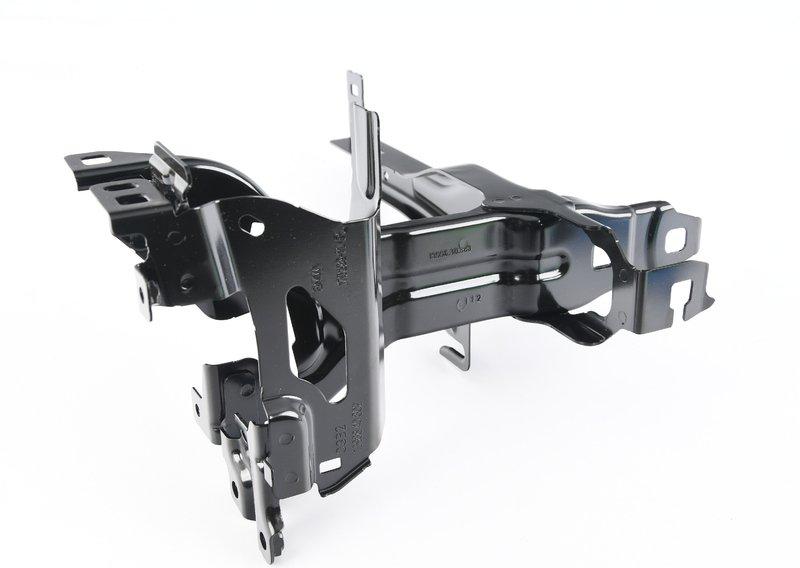 G80/G82 Крепление правой фары