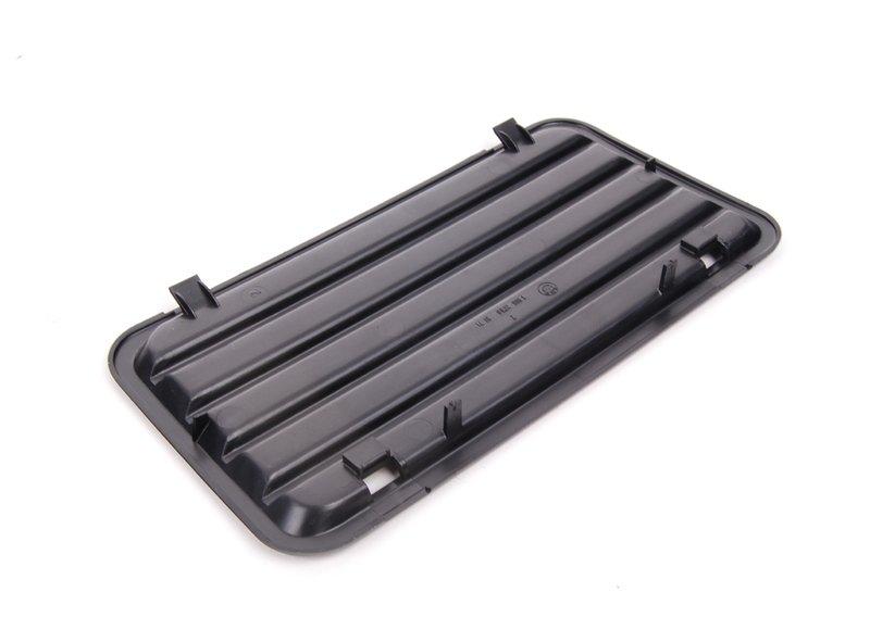 Щиток проема для противотуманной фары