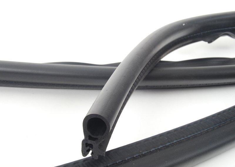 Уплотнитель багажной двери