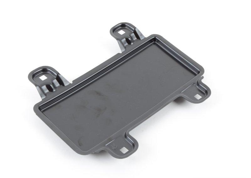 Щиток проема для противотуманной фары